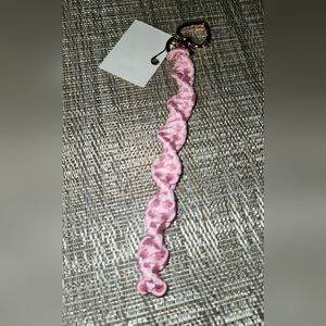 🤑SOLD🤑Hand Crafted Pink Paracord Twist Key Chain.